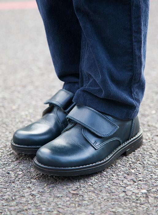 Navy blue sale school shoes